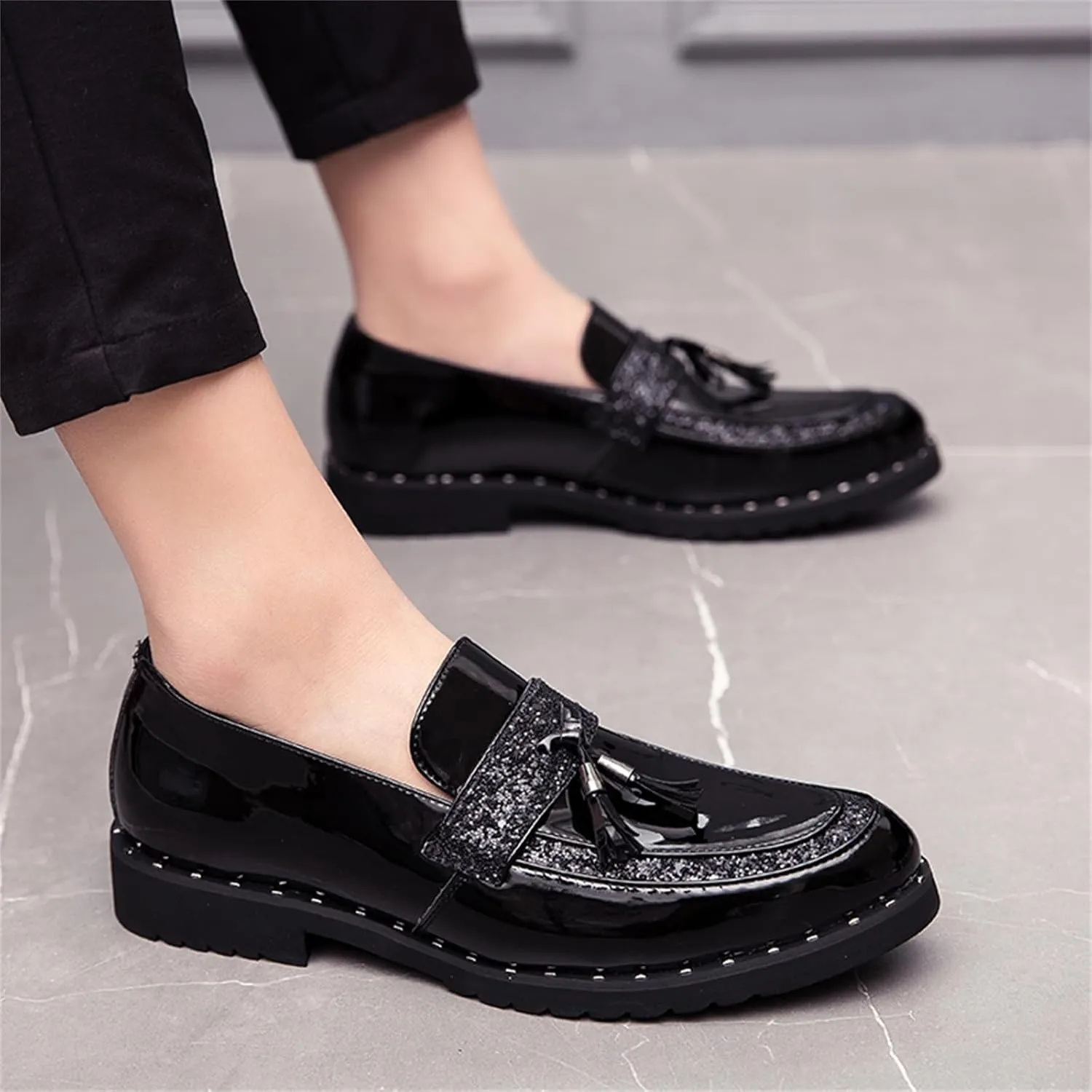 Men's Patent Leather Sequin Tassels Slip On Loafers Fashion Smoking Shoes for Business Wedding Party Formal