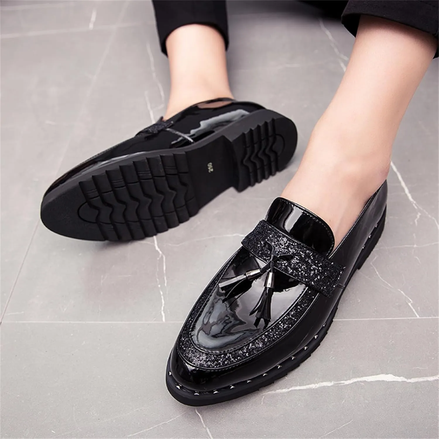 Men's Patent Leather Sequin Tassels Slip On Loafers Fashion Smoking Shoes for Business Wedding Party Formal