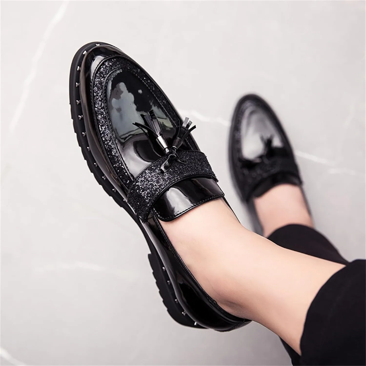 Men's Patent Leather Sequin Tassels Slip On Loafers Fashion Smoking Shoes for Business Wedding Party Formal