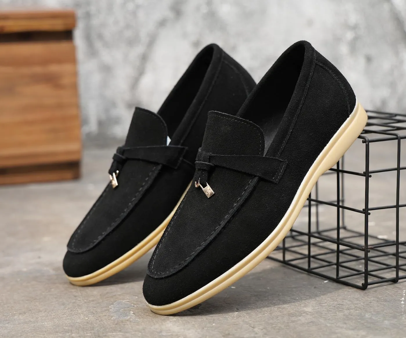 Santimon Men's Calf Leather Tassel Loafers, Gold-Tone Lock Decor, Moccasin Slip-On Driving Shoes