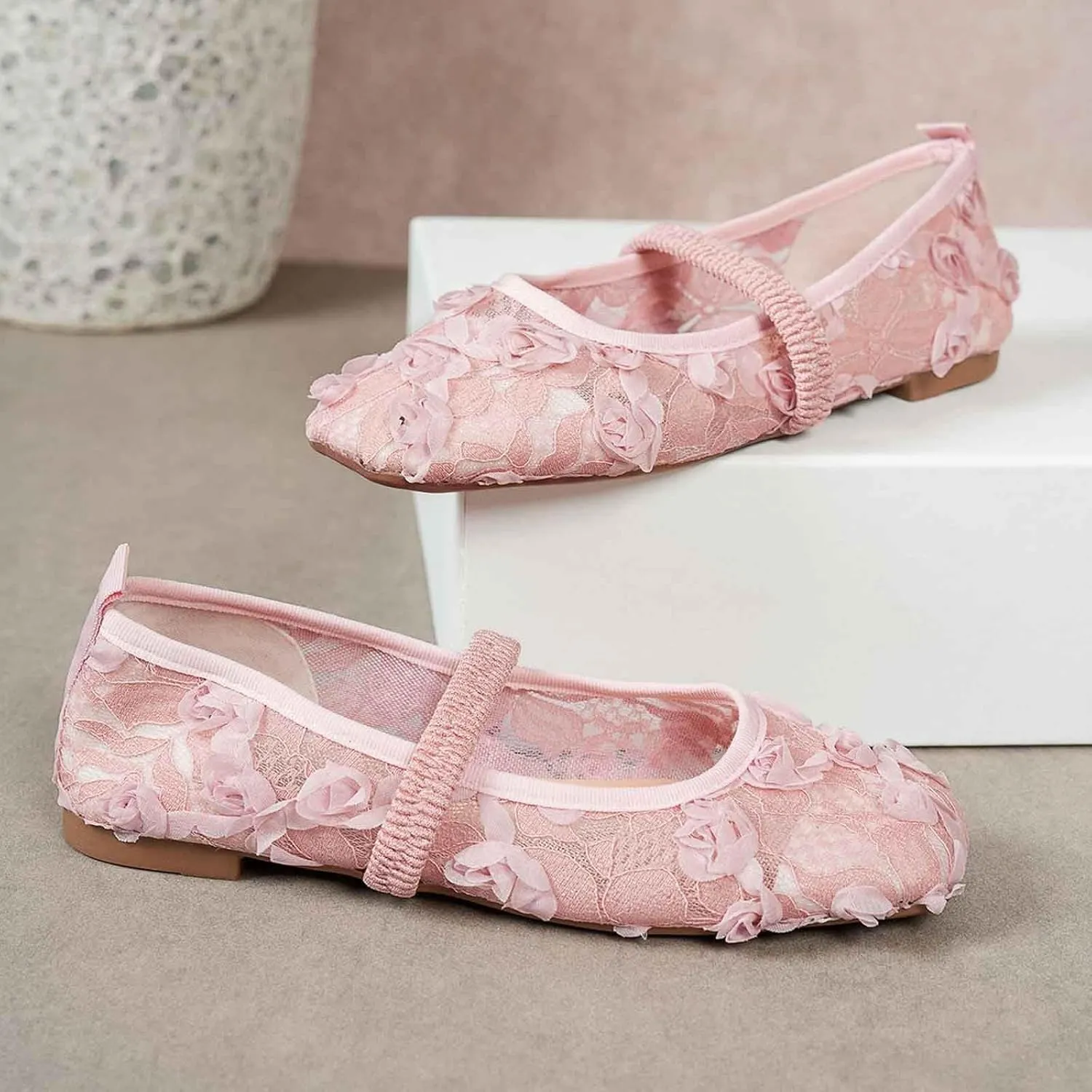 Women's Casual Ballet Comfortable Lace-Up Flat Shoes for Daily Wear with Elastic Band and Pointed Toe Design