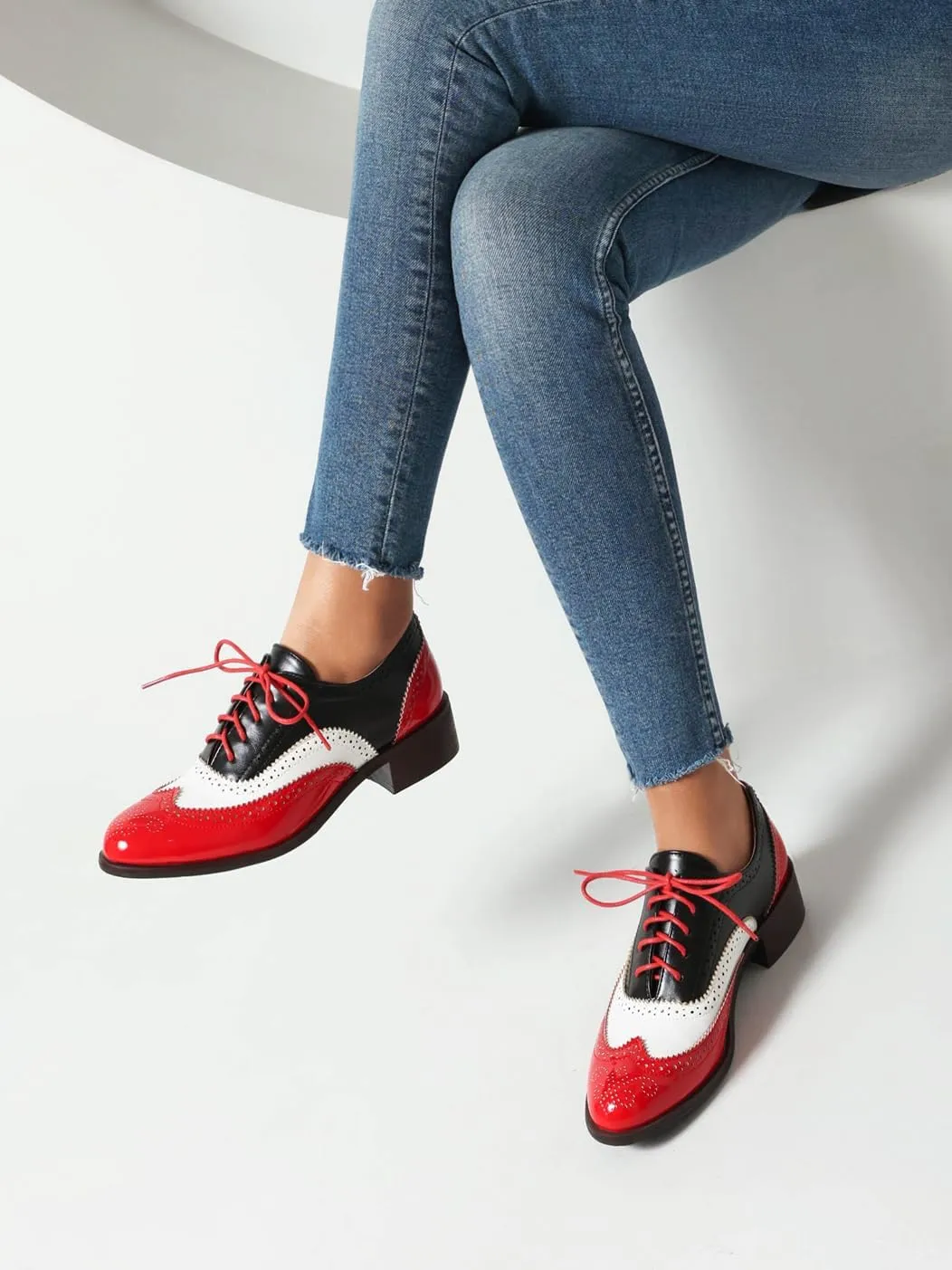 Women's Round Toe Low Chunky Heel Oxford Vintage Flat Pumps Comfortable Lace Up Business Wingtip Brogue Office Dress Shoes